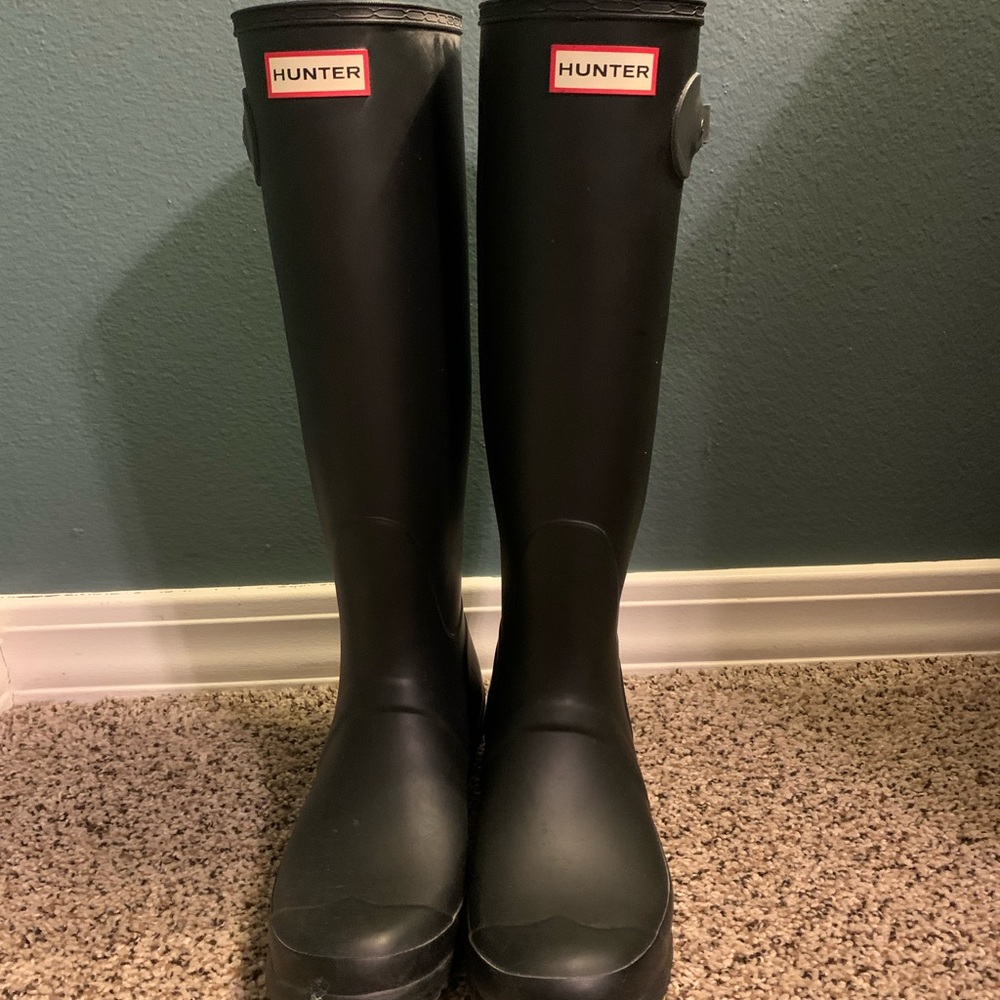 HUNTER Tall Rain Boots - Size 9 - Lightly Used